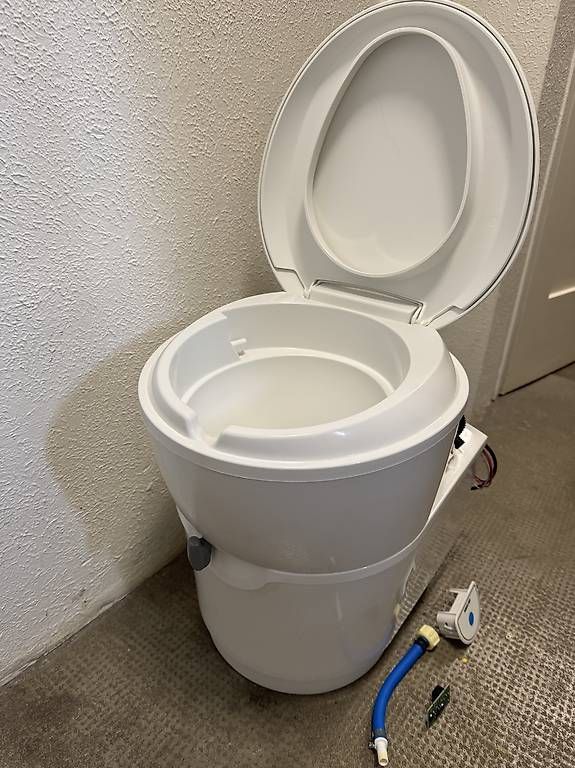 WC: Camping Thetford Toilette – Gebraucht aus Basel von elgolfo 3