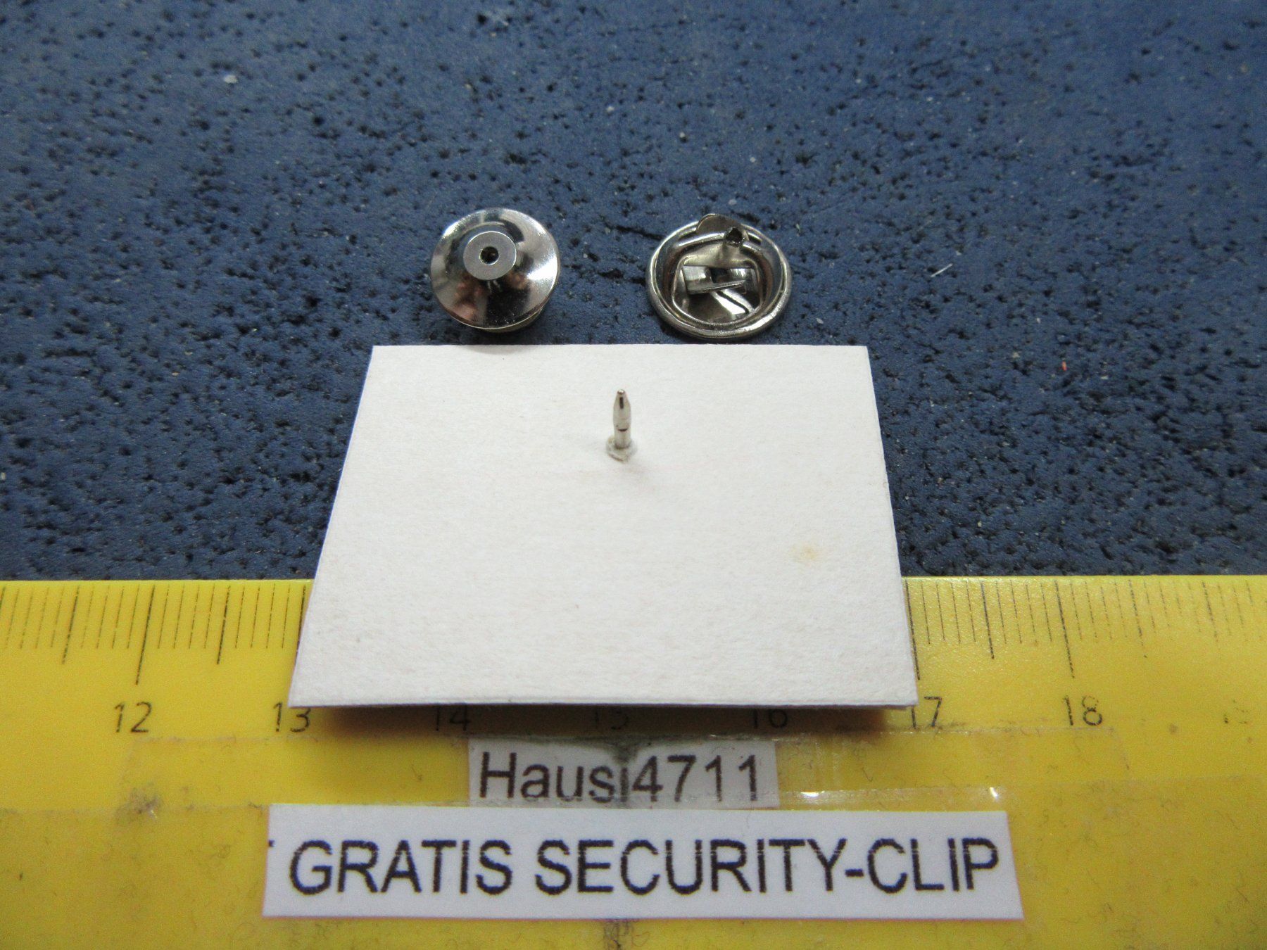 Mini Placchette & Badge: MORRIS COOPER S 1967 AUTO PIN GLASIERET MIT SECURITY-CLIP – Usato da Ettingen venduto da Hausi4711 1