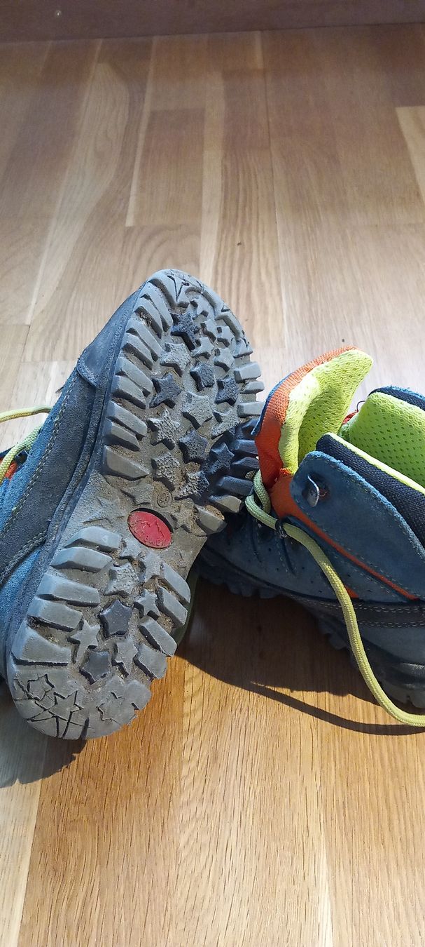 Chaussures garçon: Wanderschuhe Kinder, Grösse 29 gebraucht – D'occasion à Oberburg par liawit 2