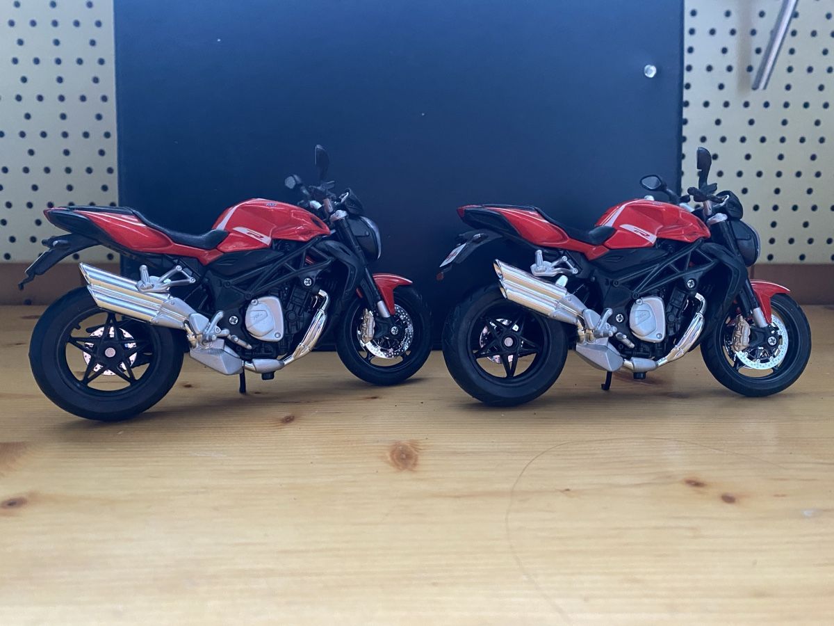 Maisto Kit di modellismo & Modellini statici: 2x MV Agusta Brutale 1090 Modelle – Usato da Meyriez venduto da Samson-7 2