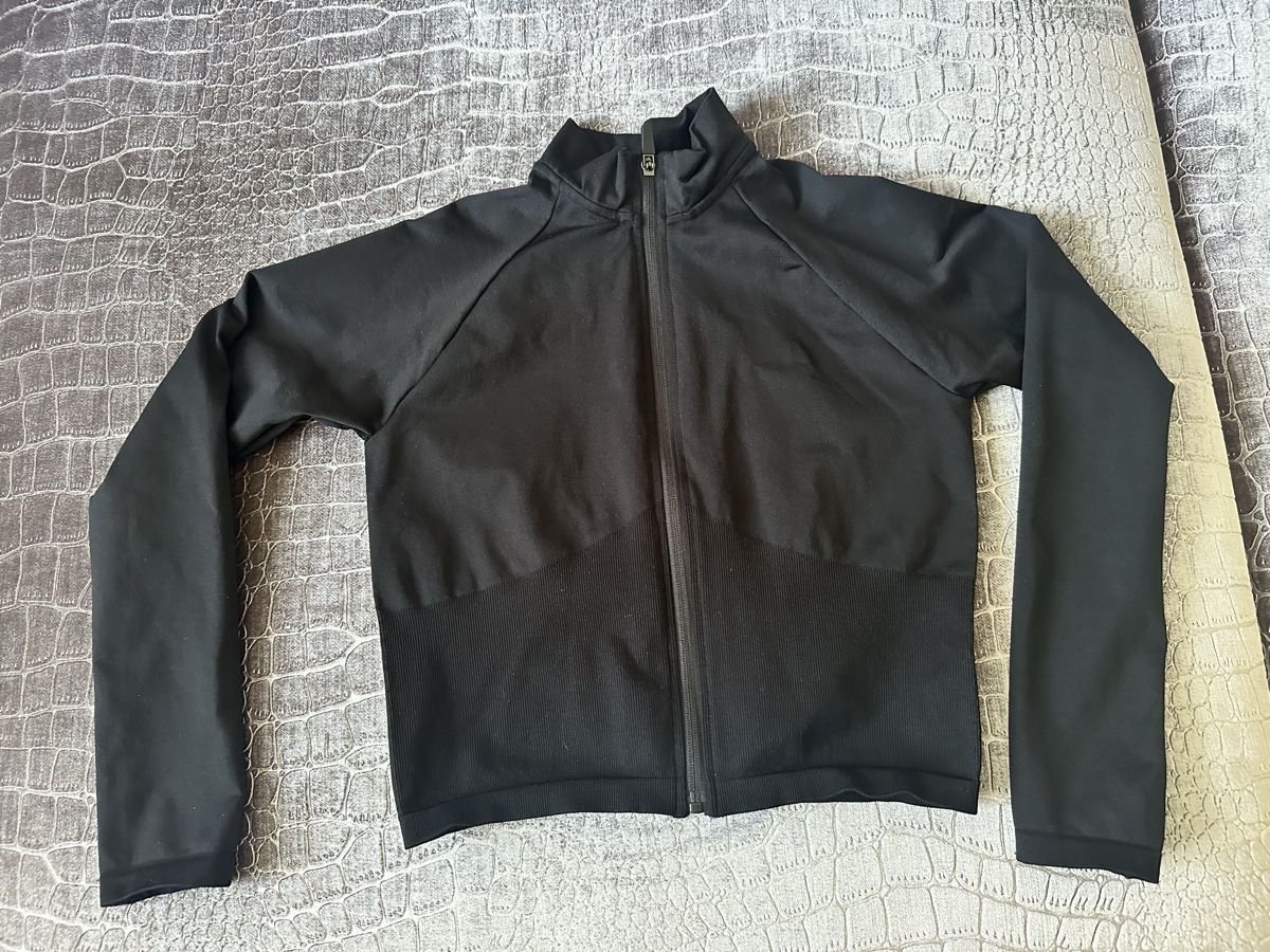 Jacken: Sport Jacke Gr:S,M – Neu und originalverpackt aus Sevelen von Stopglobal.