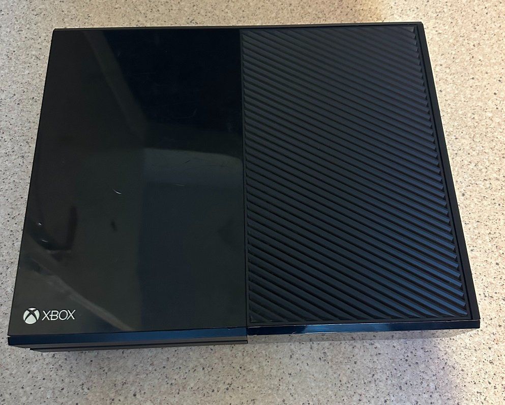 Microsoft Consoles: XBOX ONE KONSOL – D'occasion à Nidau par EXP40