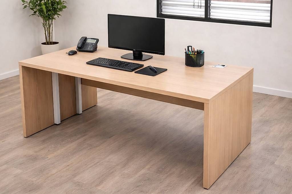 Scrivanie: bureaux professionels 3 taille et trappe câbles, Bois clair – Usato da Préverenges venduto da BNQ_Partners