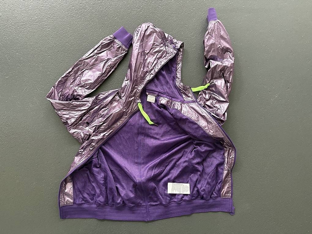 Nike Giacche: Nike Jacke Gr M/38 violett – Nuovo (secondo la descrizione) da Bern venduto da die_6p8g 2