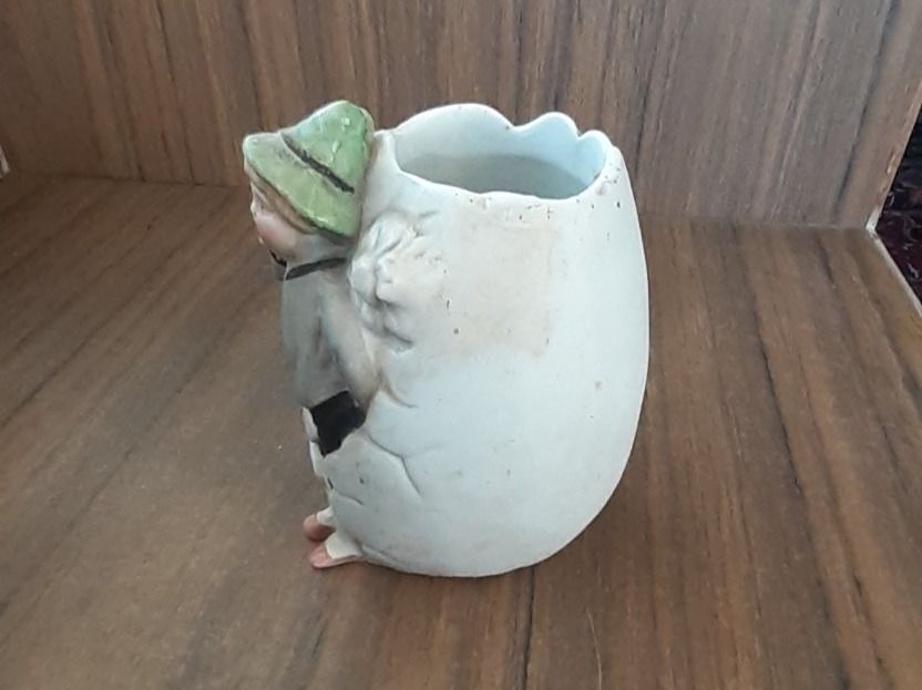Sonstiges Geschirr: Eierbecher Porzellanfigur antik – Gebraucht aus Mörschwil von wunderkiste44 7