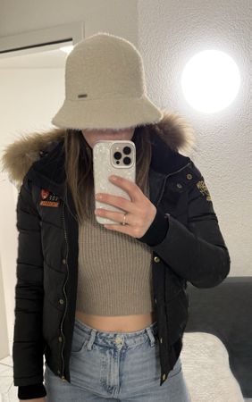 Kurze Jacke mit Fell von Nickelson