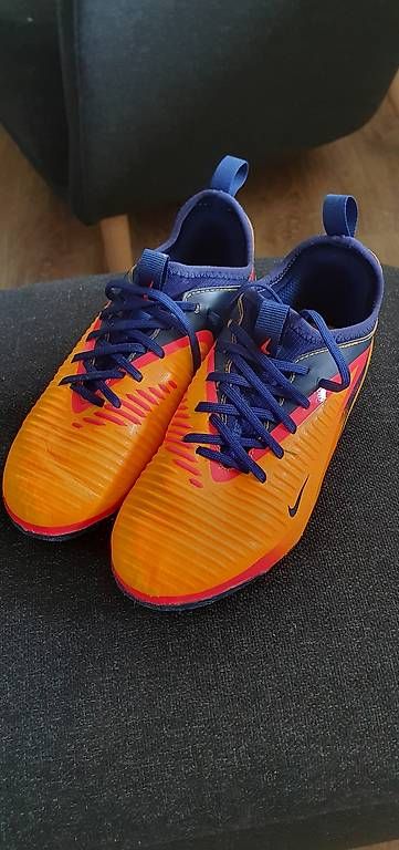Chaussures hommes: Kinder Fussballschuhe Nike Phantom – D'occasion à Männedorf par Jkmaffi_87