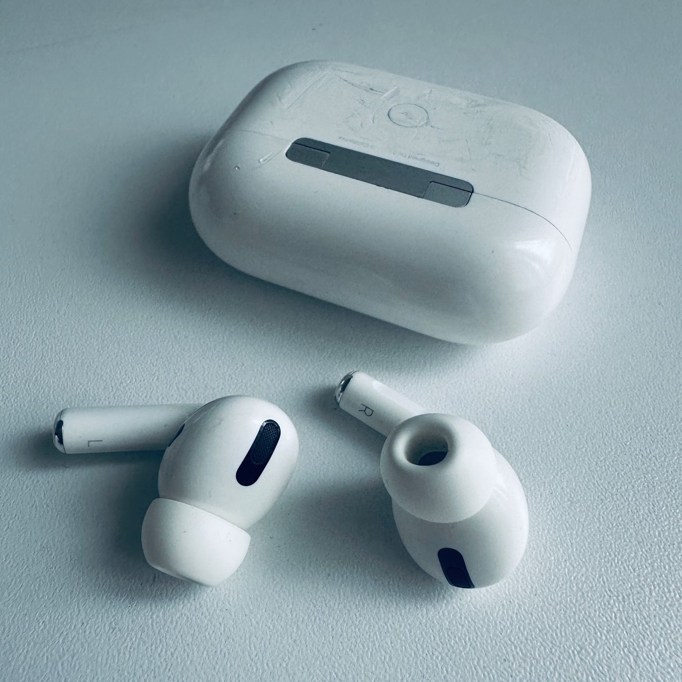 Apple Cuffie: Original Apple AirPods Pro 1 Gen. mit Wireless Case & Kabel – Usato da Basel venduto da MY.AIRPODS.SHOP 5