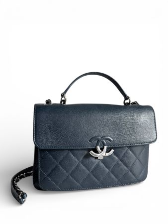 CHANEL Caviar Quilted CC Box Flap Tasche