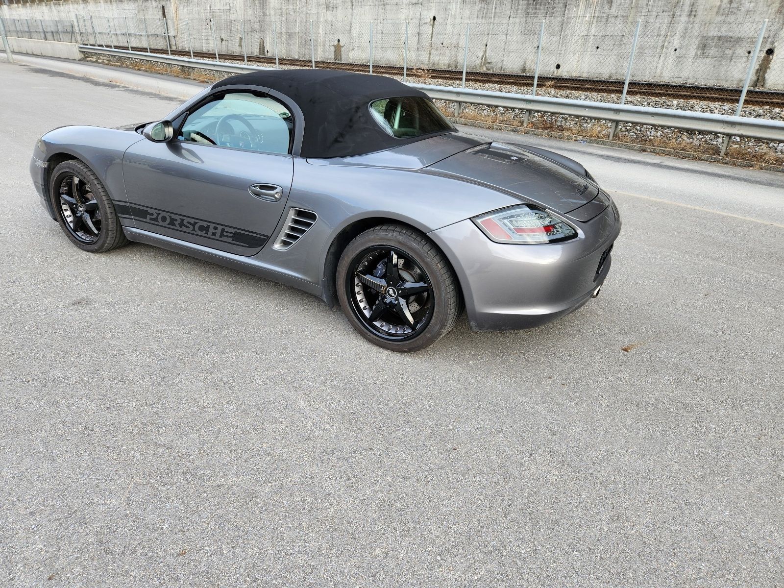 Porsche Automobili: Porsche Boxter 2.7 eventuell Tausch – Usato da Glis venduto da Jennessa 1
