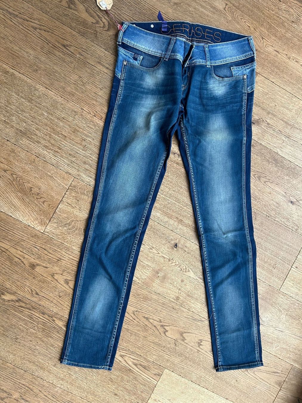Jeans: Jeans, temps des cerises //NEU// 32 – Nuovo (secondo la descrizione) da Stettfurt venduto da outlet72