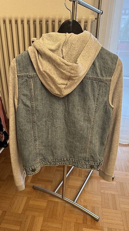 Jacken: Jeansjacke – Gebraucht aus Muttenz von kim_6vx8 1