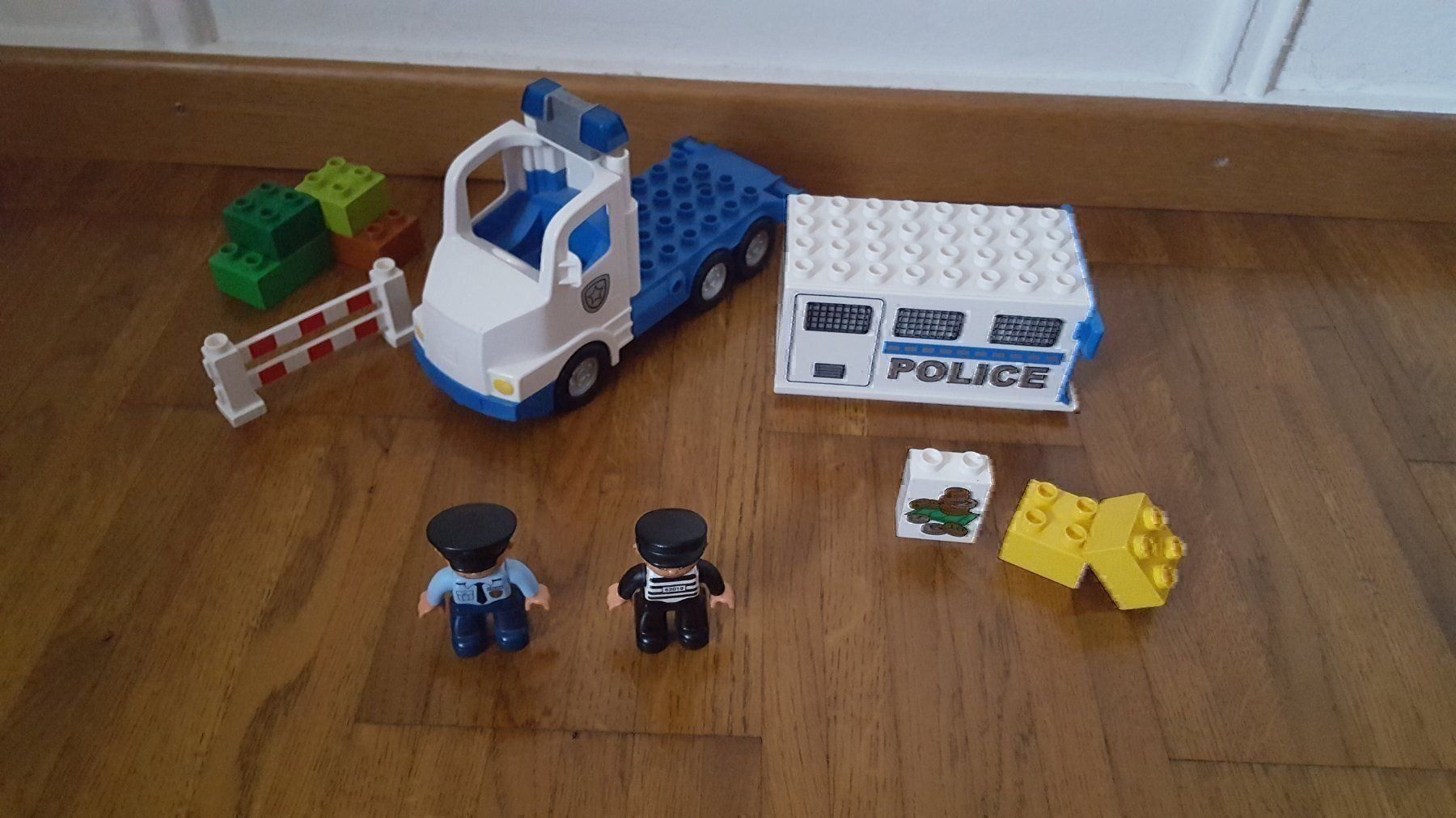 Lego Giocattoli: Lego Duplo Polizeitransporter 5680 – Usato da Wittenbach venduto da Gugielmo 2