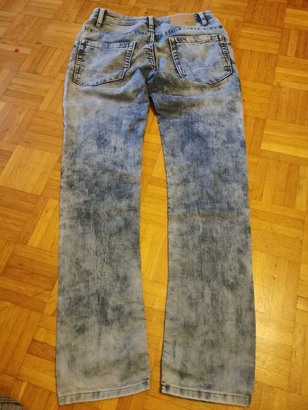Jeans: 2 Jeans Gr. 31/33 – Usato da Basel venduto da Roundtrip 2