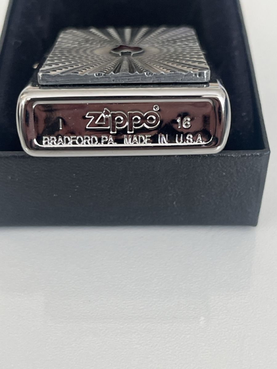 Zippo Accendini: Zippo-Feuerzeug ist das Modell "Little Flame" – Nuovo (secondo la descrizione) da Bassersdorf venduto da VERO-EN 3