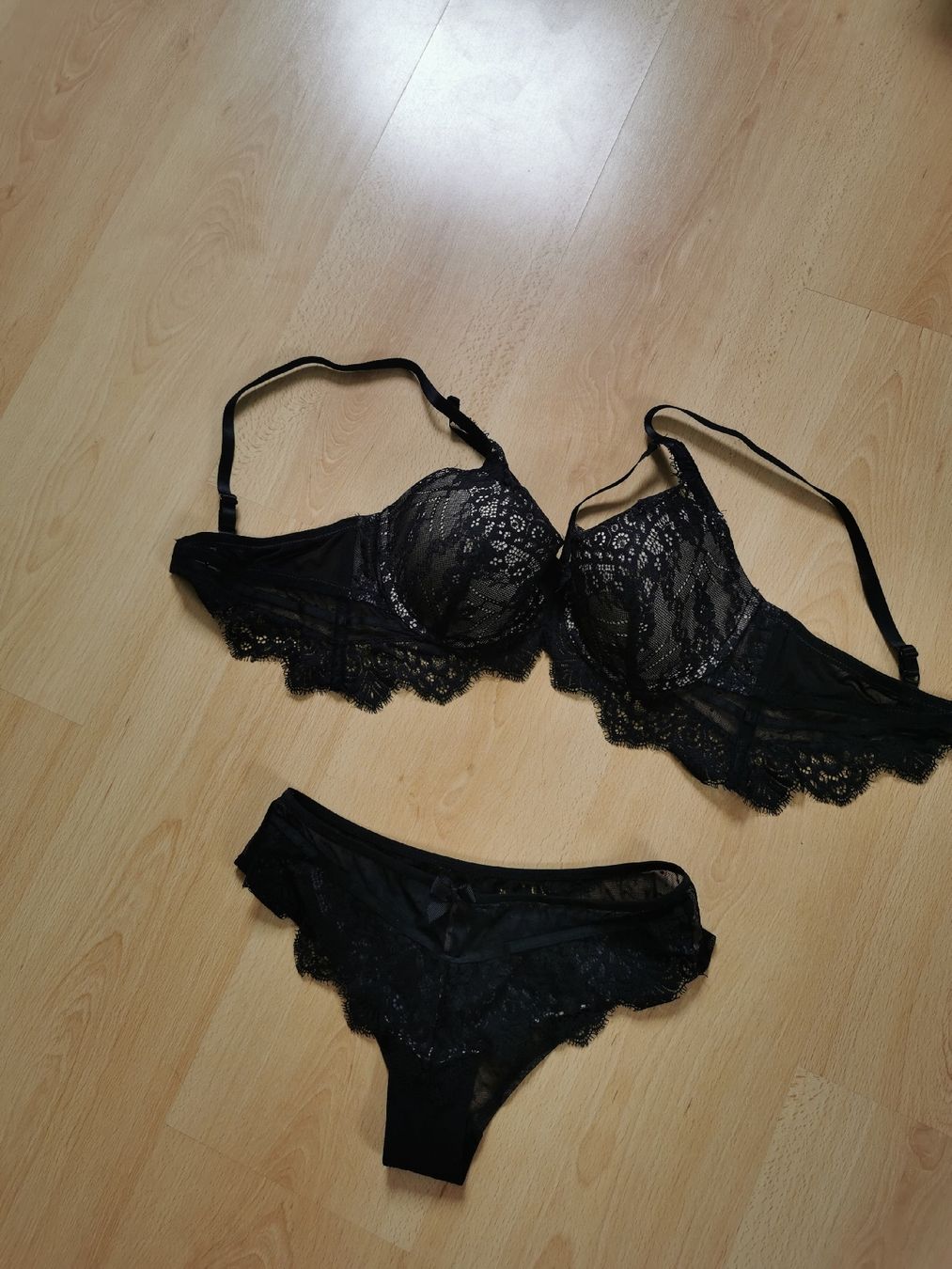 Hunkemöller Altra biancheria intima: Schönes Dessous-Set, schwarz, Grösse 75/80 C/D – Nuovo (secondo la descrizione) da Balsthal venduto da Leila_Luna 1
