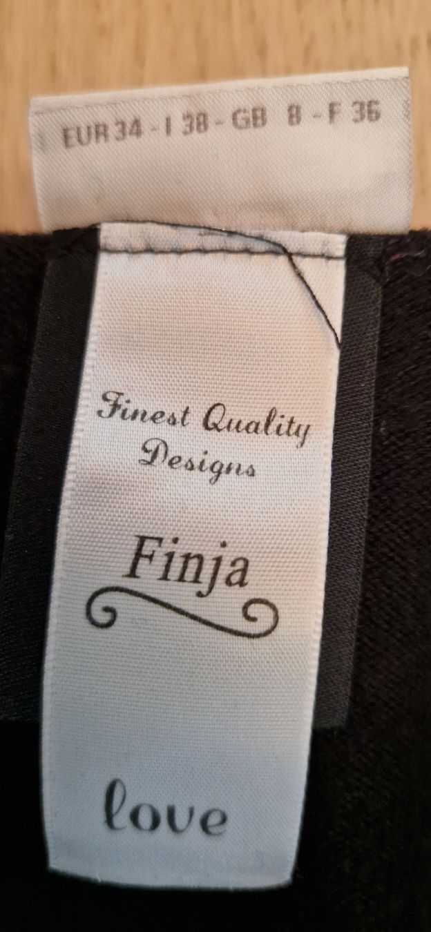 Giacche: Finja Love Strickjacke Schwarz, Gr. 34 – Usato da Gasel venduto da sale65 2