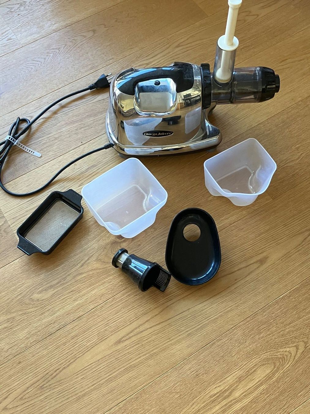 Elettrodomestici da cucina: Omega Juicers 8226 mit Schweizer Adapter – Usato da Zürich venduto da chrislalive 2