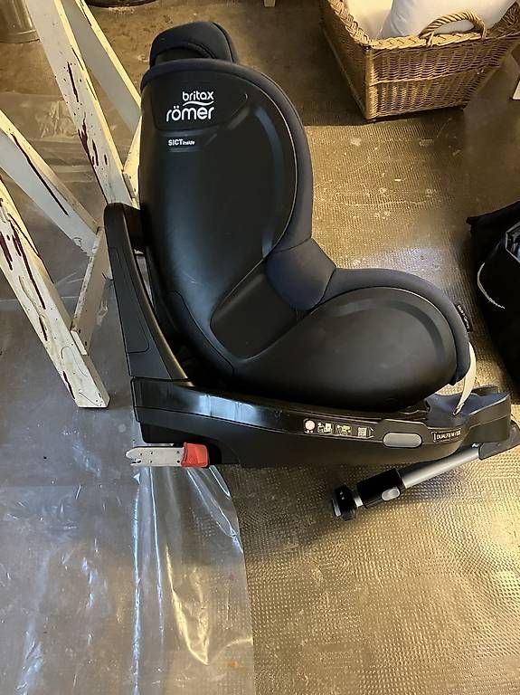 Auto-Kindersitze: Kindersitz Auto: Britax Römer Trifix 2 i size  – Gebraucht aus Hausen am Albis von peredvin