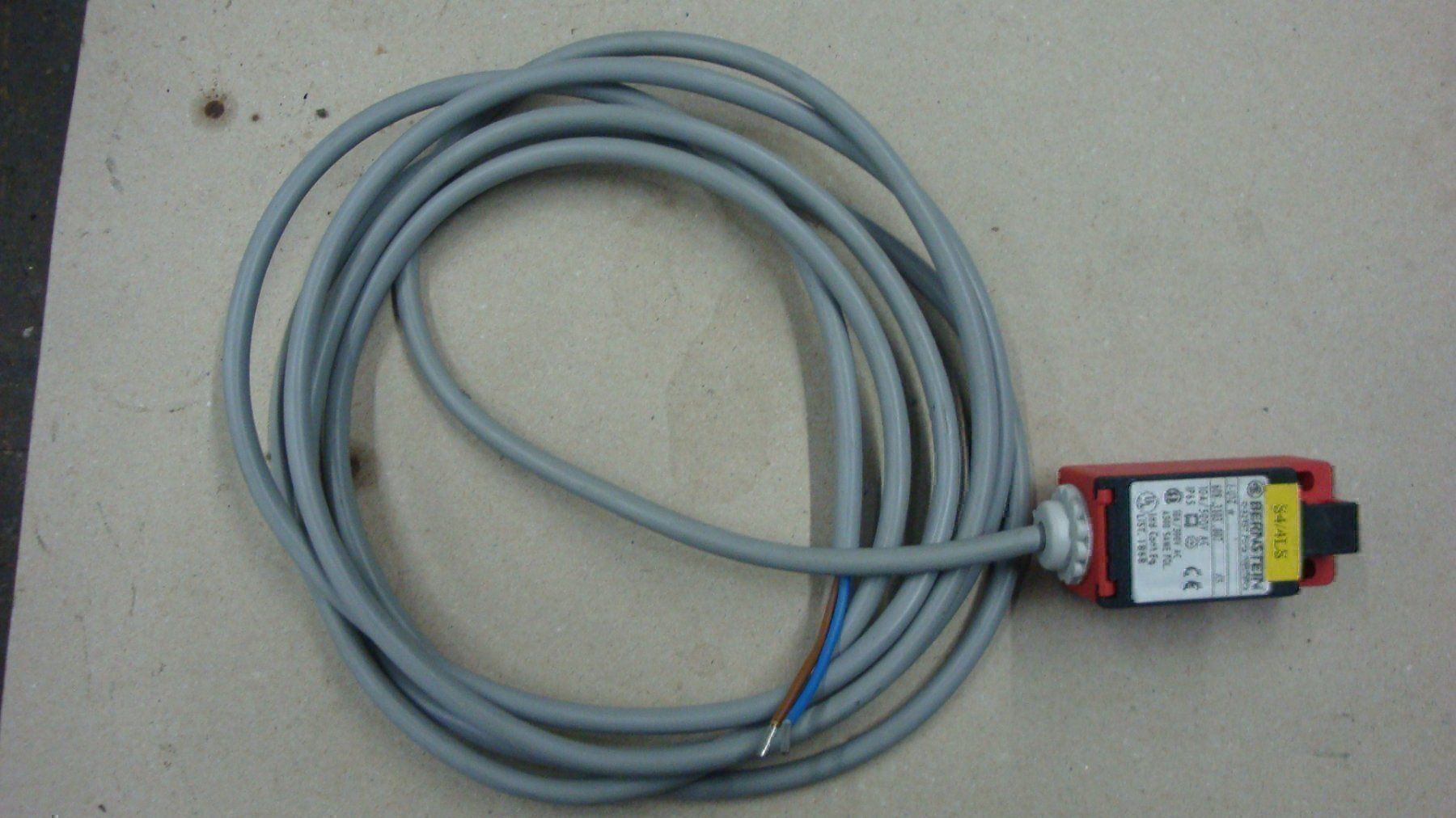 Tutte le macchine: Schalter mit 3Meter Anschlusskabel – Nuovo (secondo la descrizione) da Gross venduto da Triumph67 5