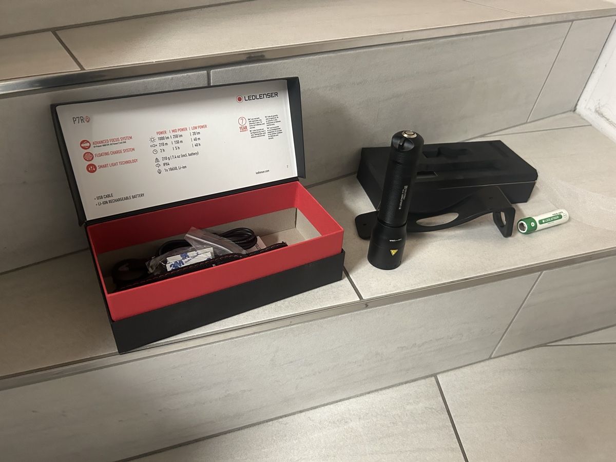 Lampade: LED LENSER P7R  – Nuovo e nell'imballaggio originale da Lupfig venduto da Login82 2