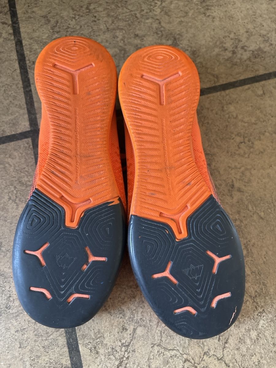 Nike Scarpe da uomo: Nike Soccer Cleats Orange Used Size 8.5 – Usato da Rüschlikon venduto da mnm_v2sw 1