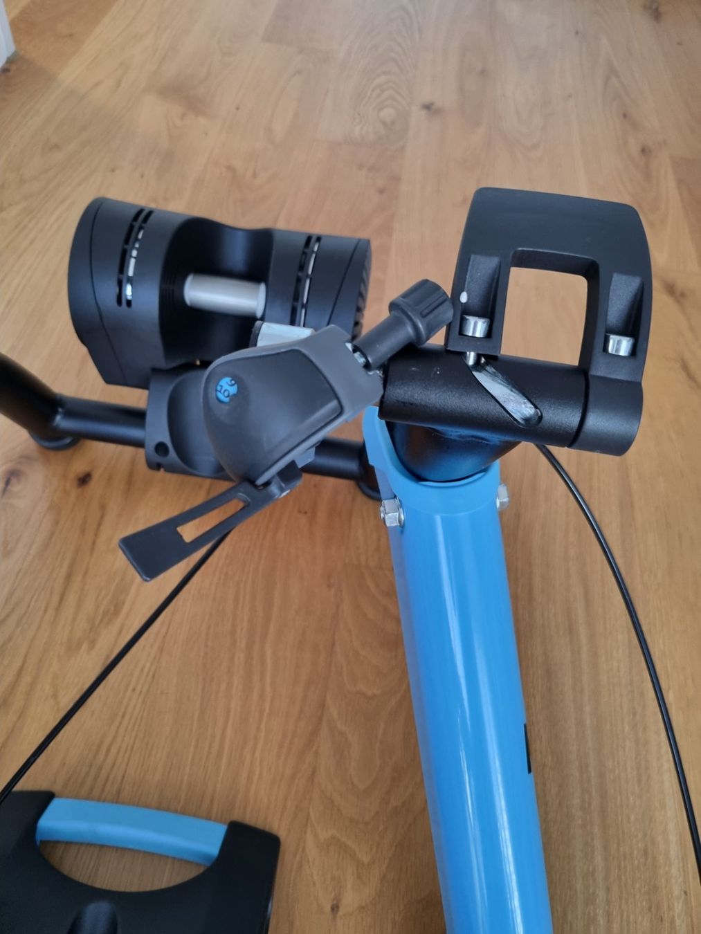 Tacx Hometrainer: Tacx Boost Bundle Rollentrainer inkl. Garmin Speed Sensor 2 – Gebraucht aus Eglisau von dmtdmt 1