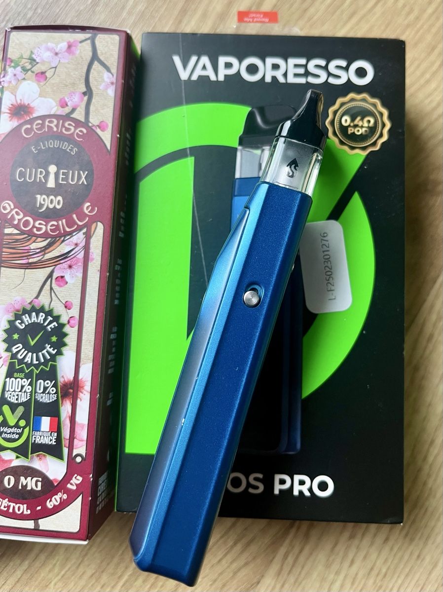 Vaporesso Xros Pro bleu avec pods et e-liquide 0mg (Neu (gemäss ...