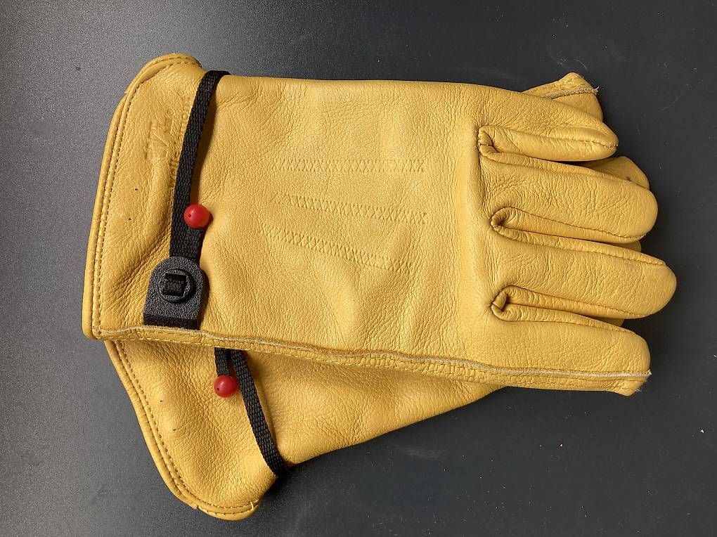 Guanti & manicotti: Lederhandschuhe Wells Lamont – Usato da Hämikon venduto da autiva