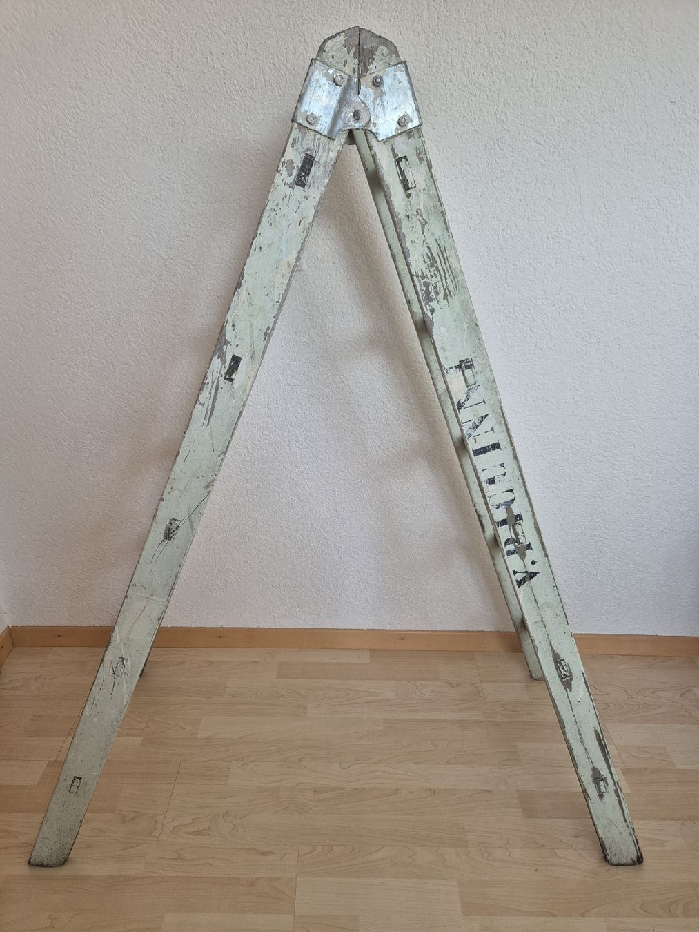 Scale: antike Holz-Malerleiter – Usato da Herzogenbuchsee venduto da herzchae