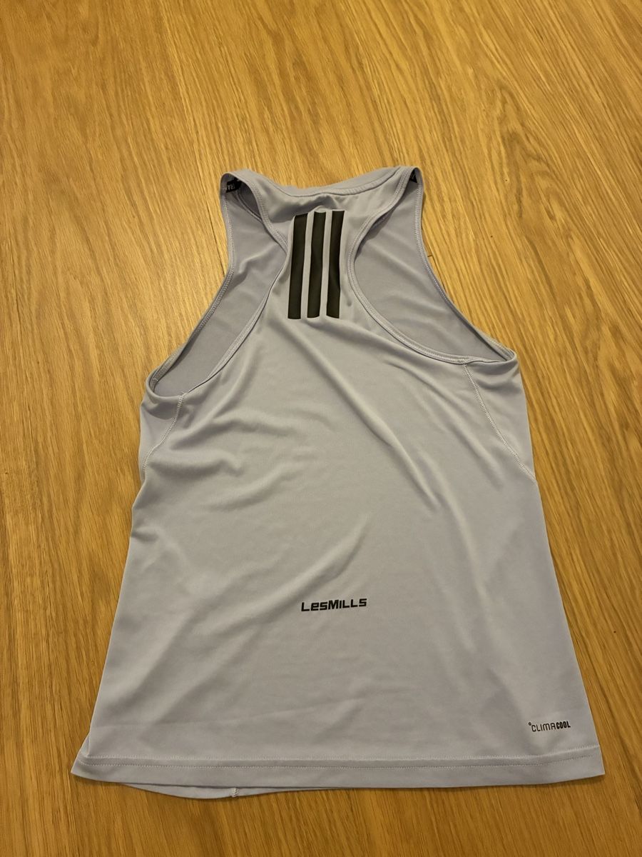 Adidas Tops: Adidas Les Mills Training Top Grösse XS – Gebraucht aus Bassersdorf von secondhand_clothing 1