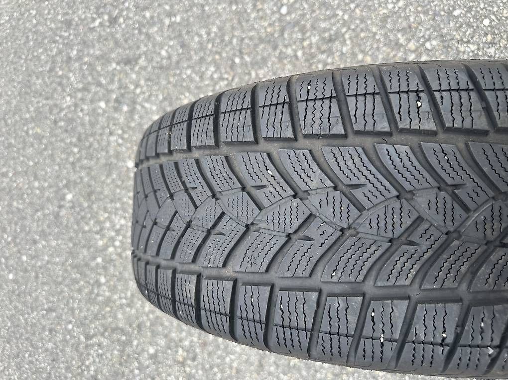 Pneumatici & Ruote complete: Goodyear UltraGrip Performance SUV 235/60 R17 106H M+S  – Usato da Aarburg venduto da iaz_hnt8 4