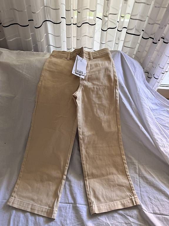 Pantaloni: Mädchen Hose in Beige Gr.128 – Usato da Oberengstringen venduto da Kati.vrdoljak
