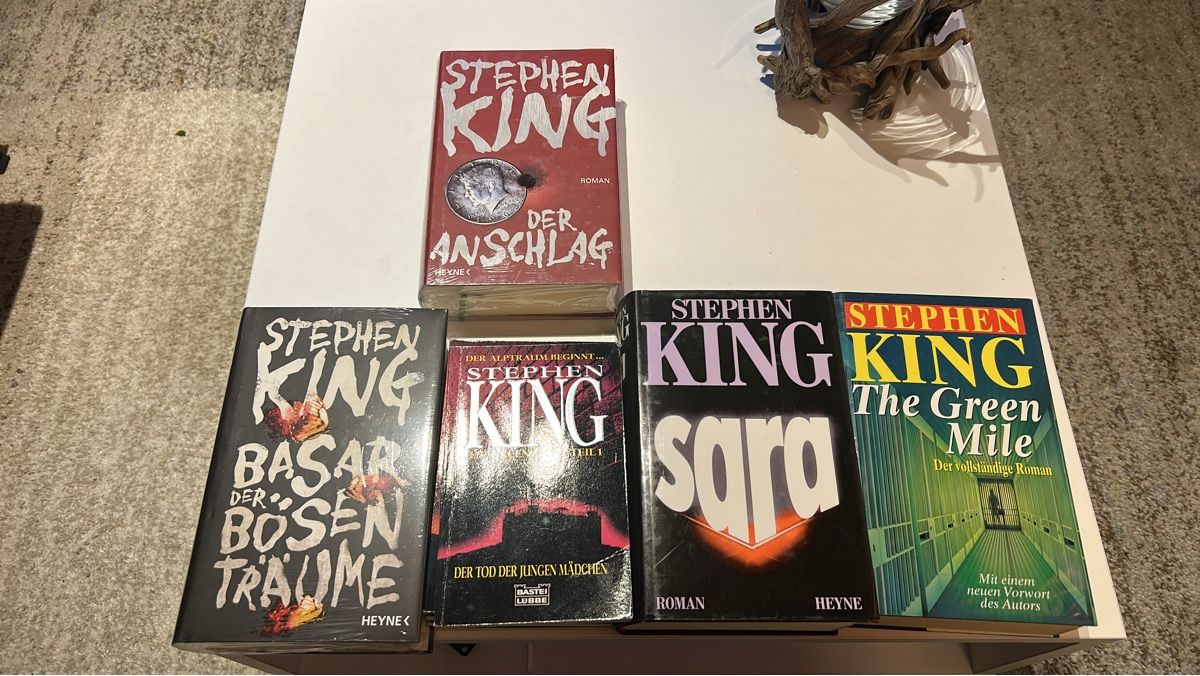 Livres: 5 Stephen King Romane – D'occasion à Brunnen par Liluzick