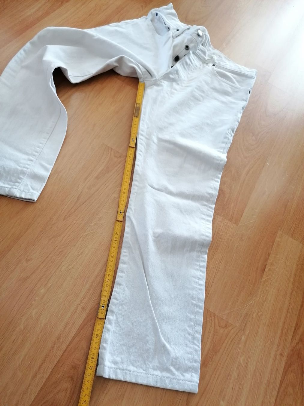 Jeans: Hellbeige Herren Jeans Gr. 33 – D'occasion à Büttikon AG par Amineah