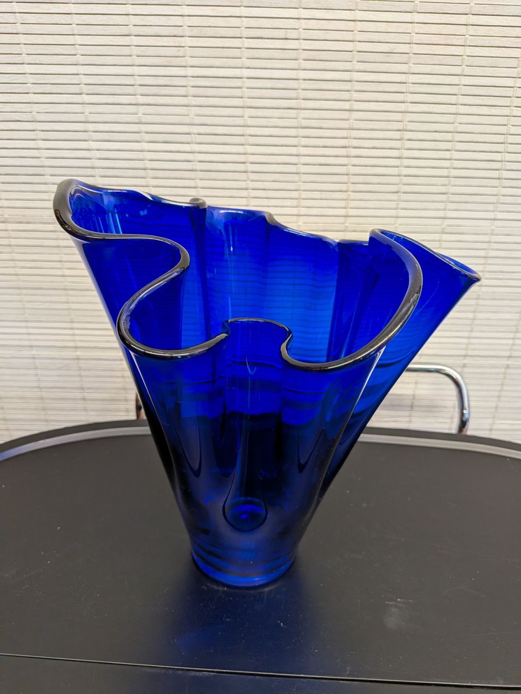 Vasen & Gefässe: Grosse blaue Fazzoletto Vase Glasvase – Gebraucht aus Emmen von magelan