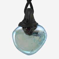Aqua Aura Bergkristall Steinanhänger mit Granat
