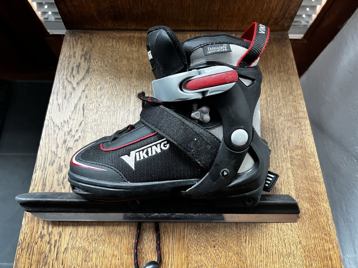 Pattini da ghiaccio: Kinderschlittschuhe Viking – Usato da Chur venduto da MarcusinChur