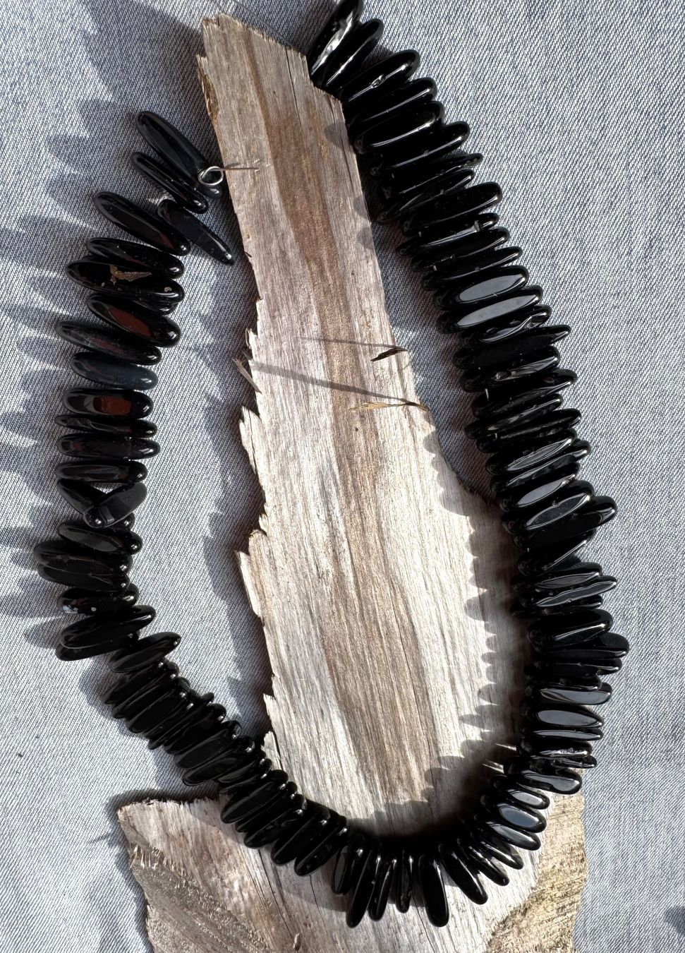 Catenine: schwarzer Obsidian   vulkan.   Strang   wild - schön - top – Nuovo e nell'imballaggio originale da Leuggern venduto da gemshow