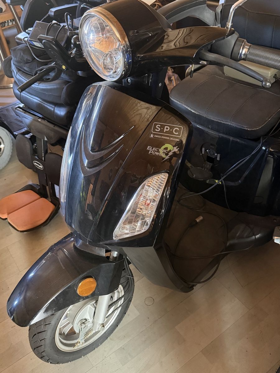 Veicoli elettrici: SPC E3800 Elektroroller (schwarz) – Usato da Birr venduto da PamosAG 1