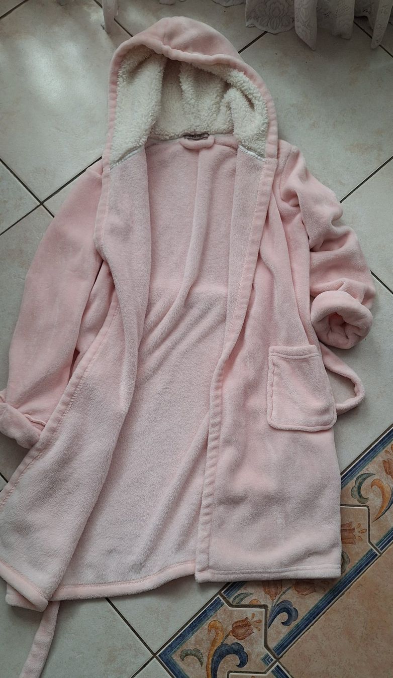 Peignoirs: Peignoir rose à capuche – D'occasion à St-Triphon par Jldr0 2