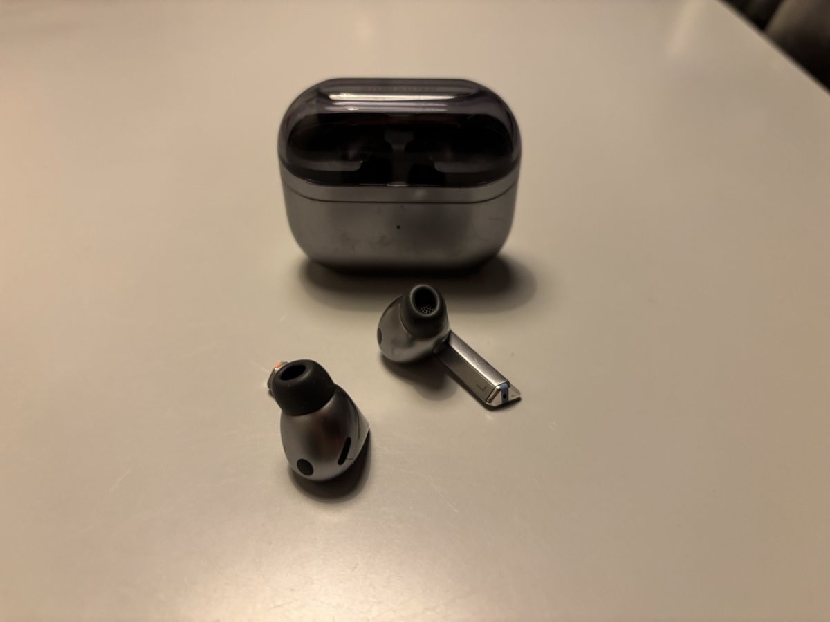 Samsung Casques audio: Samsung Galaxy Buds3 Pro mit Ladecase – D'occasion à Zürich par david-17