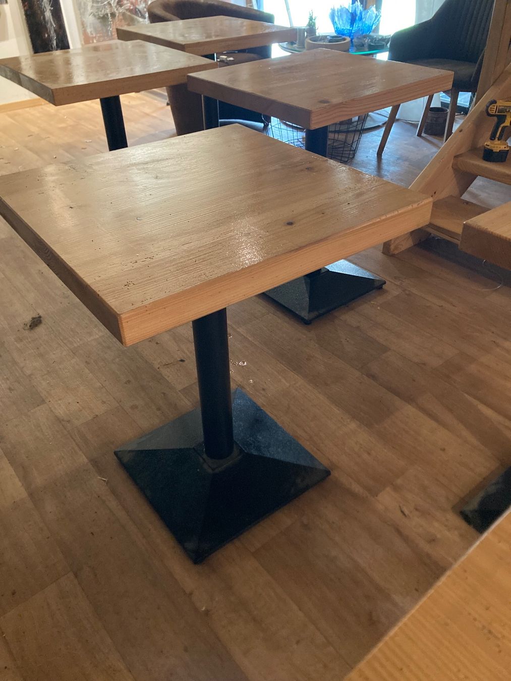 Tables: Table de bistrot – D'occasion à Delémont par SandrineKoller 1