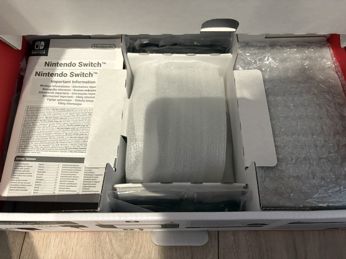 Nintendo Consoles: NINTENDO switch Bundle NEU – Neuf avec emballage d'origine à Herzogenbuchsee par warrior77 5