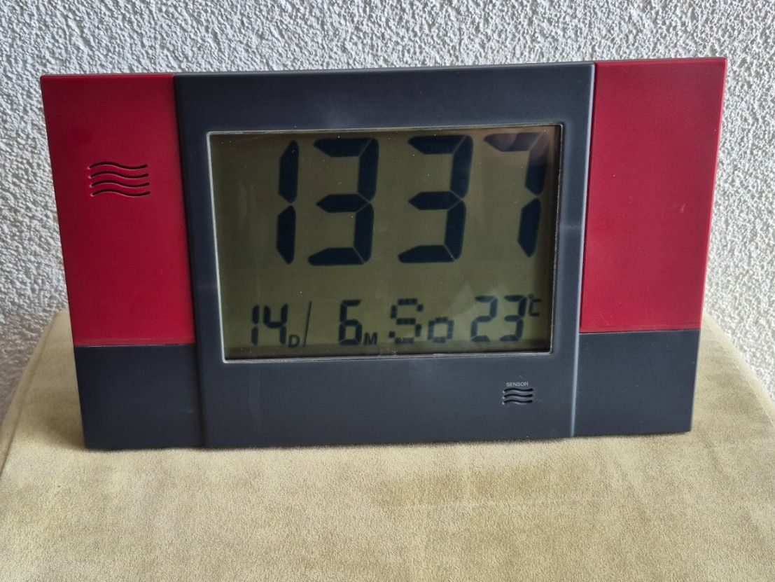 Orologi: Digitale Uhr mit Temperatursensor – Usato da Eggersriet venduto da Fredb