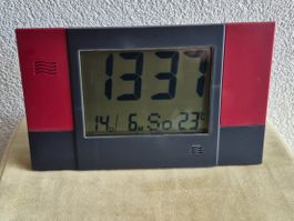 Digitale Uhr mit Temperatursensor