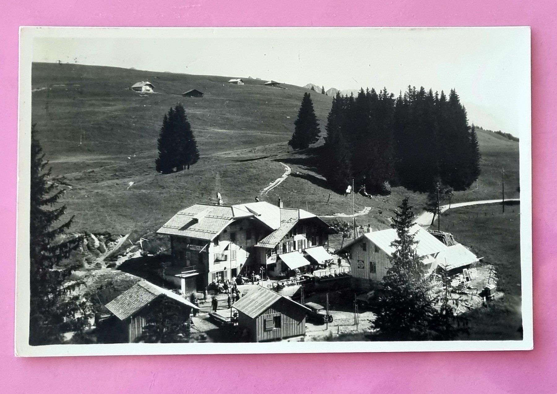 Cartoline postali: Jaunpass - Hotel des Alpes - Oldtimer -  1930 – Usato da Rothrist venduto da RROENK
