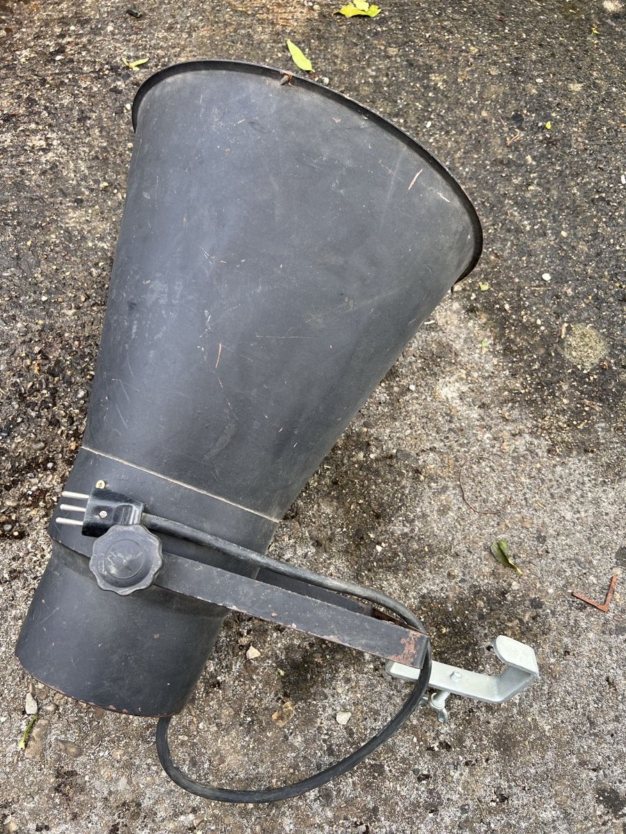 Lampen: Alter Theater Scheinwerfer  – Gebraucht aus Dinhard von Stahlguss