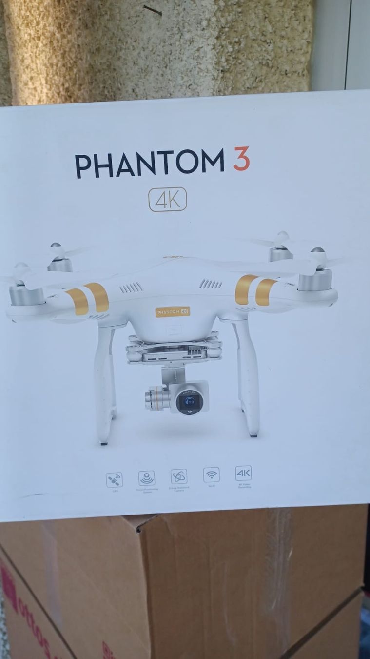 DJI Caméscopes: Phantom 3 4K mit integrierter 4K Kamera – D'occasion à Sevelen par Bashi89