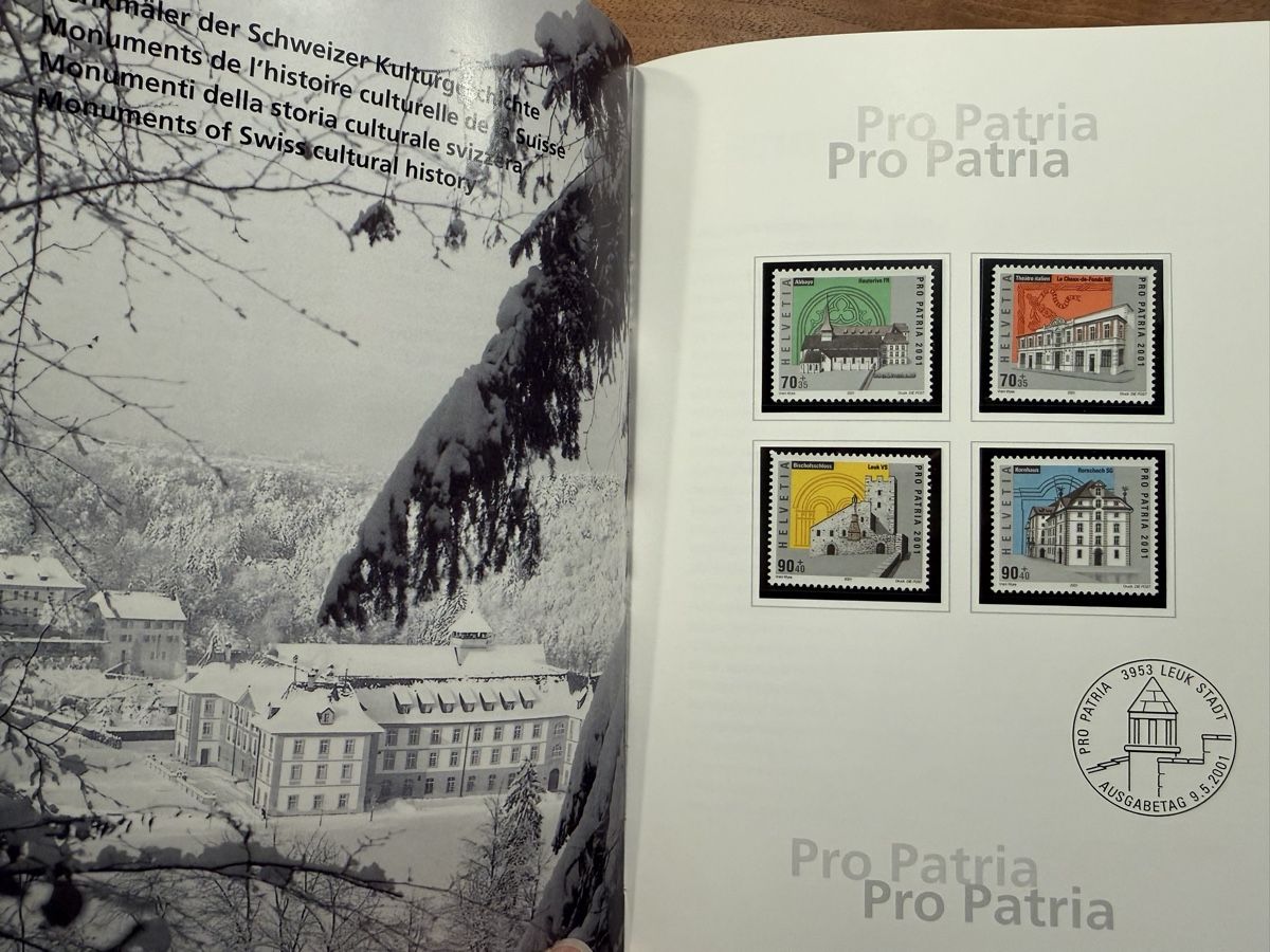 Tous les timbres: Jahrbuch 2001, komplett  – D'occasion à Altdorf UR par Sanna08 2